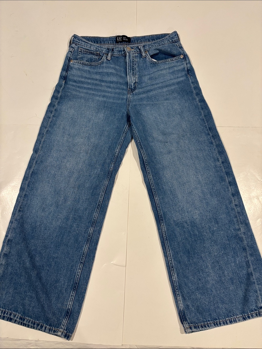 Gap women’s wide -Leg high rise jeans size 10/30R